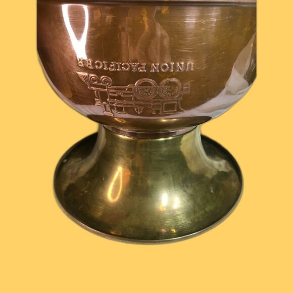 Pacific Railroad Spittoon, brass & copper double sided RR Engine logo - Picture 8 of 9